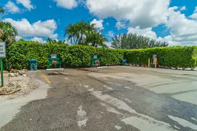 8911 S Hollybrook Boulevard #306, Pembroke Pines, FL 33025 - Photo 31
