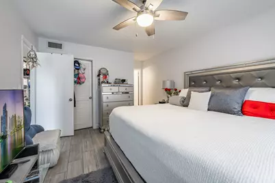 8911 S Hollybrook Boulevard #306, Pembroke Pines, FL 33025 - Photo 15