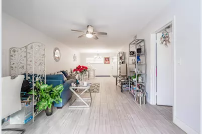 8911 S Hollybrook Boulevard #306, Pembroke Pines, FL 33025 - Photo 11