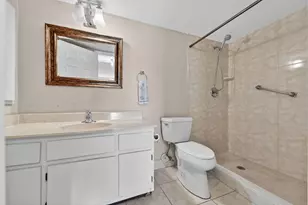 2240 SW 92nd Ter, Davie, FL 33324 - Photo 25