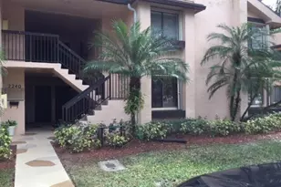 2240 SW 92nd Ter, Davie, FL 33324 - Photo 5