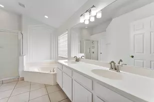 981 Delray Lakes Dr, Delray Beach, FL 33444 - Photo 13