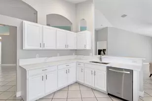 981 Delray Lakes Dr, Delray Beach, FL 33444 - Photo 9