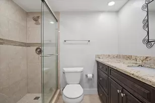 250 Jacaranda Dr, Plantation, FL 33324 - Photo 13