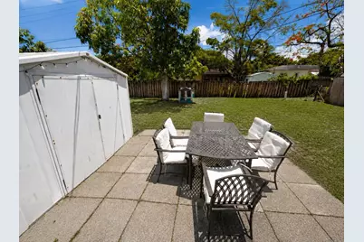 818 Glenridge Drive, West Palm Beach, FL 33405 - Photo 11