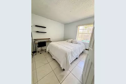 8600 NW 193rd Terrace, Hialeah, FL 33015 - Photo 17