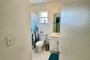 8600 NW 193rd Ter, Hialeah, FL 33015 - Photo 15