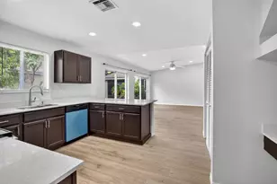 10772 SW 14th Pl, Davie, FL 33324 - Photo 11