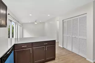 10772 SW 14th Pl, Davie, FL 33324 - Photo 13