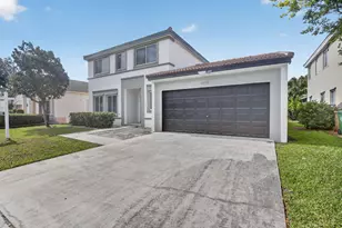 10772 SW 14th Pl, Davie, FL 33324 - Photo 1