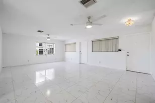 941 Crystal Lake Dr, Deerfield Beach, FL 33064 - Photo 5