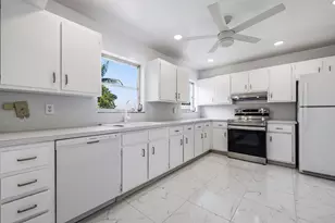 941 Crystal Lake Dr, Deerfield Beach, FL 33064 - Photo 9