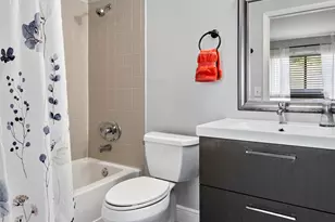 307 Palm Cir E, Pembroke Pines, FL 33025 - Photo 19