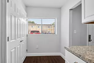 307 Palm Cir E, Pembroke Pines, FL 33025 - Photo 25