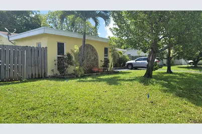2590 NW 98th Avenue, Sunrise, FL 33322 - Photo 3
