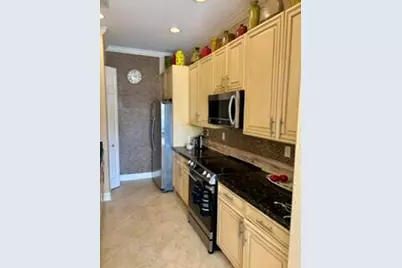 6898 Julia Gardens Drive, Coconut Creek, FL 33073 - Photo 9