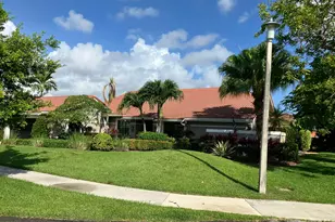 425 Deer Creek Path E, Deerfield Beach, FL 33442 - Photo 5
