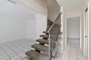 3502 Gardens E Dr, Palm Beach Gardens, FL 33410 - Photo 5