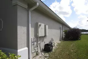 12109 SW Aventino Dr, Port Saint Lucie, FL 34987 - Photo 13