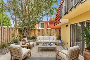 713 NW 99th Cir, Plantation, FL 33324 - Photo 1