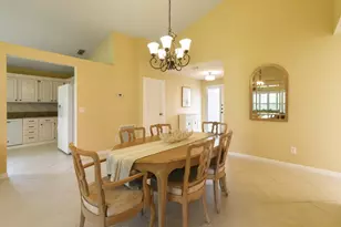 124 Adobe Cir, Jupiter, FL 33458 - Photo 11
