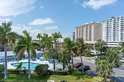 455 Paradise Isle Boulevard, Hallandale Beach, FL 33009 - Photo 11