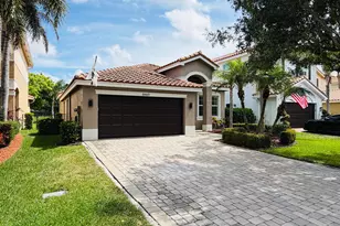 8469 Calabria Lakes Drive, Boynton Beach, FL 33473 - Photo 3