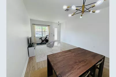 8469 Calabria Lakes Drive, Boynton Beach, FL 33473 - Photo 11
