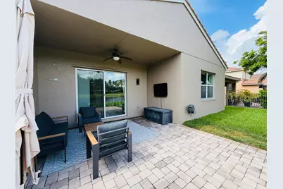 8469 Calabria Lakes Drive, Boynton Beach, FL 33473 - Photo 37