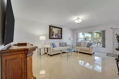 210 Wellington E, West Palm Beach, FL 33417 - Photo 5