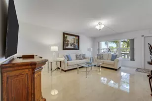 210 Wellington E, West Palm Beach, FL 33417 - Photo 5