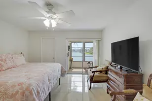 210 Wellington E, West Palm Beach, FL 33417 - Photo 15