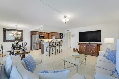 210 Wellington E, West Palm Beach, FL 33417 - Photo 7