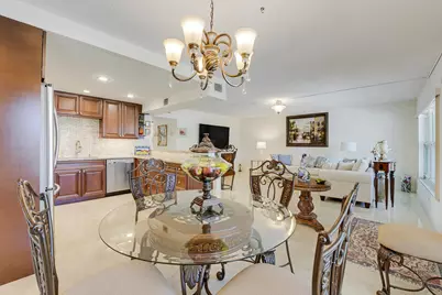 210 Wellington E, West Palm Beach, FL 33417 - Photo 9