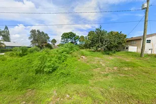 320 13th St SW, Vero Beach, FL 32962 - Photo 1