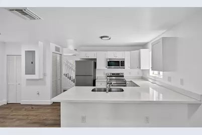 2902 NW 44th Street, Miami, FL 33142 - Photo 11