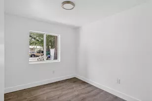 2902 NW 44th St, Miami, FL 33142 - Photo 17