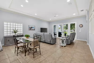 118 Kensington Way, Royal Palm Beach, FL 33414 - Photo 13