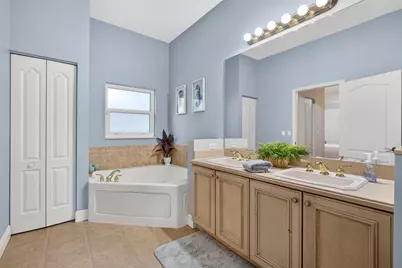 118 Kensington Way, Royal Palm Beach, FL 33414 - Photo 21
