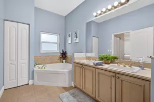 118 Kensington Way, Royal Palm Beach, FL 33414 - Photo 21