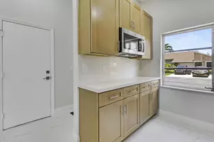 8157 Springtree Rd, Boca Raton, FL 33496 - Photo 7