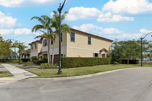 4622 Belgian Ln, Davie, FL 33314 - Photo 3