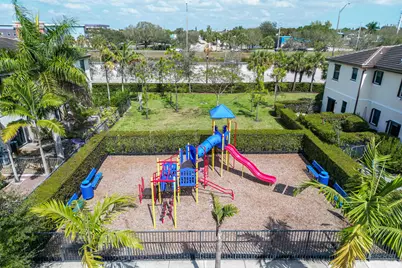 4622 Belgian Lane, Davie, FL 33314 - Photo 33