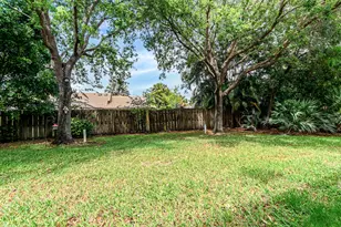 13354 Georgian Ct, Wellington, FL 33414 - Photo 27