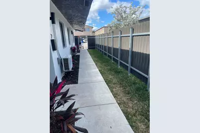 880 NW 8th Avenue, Pompano Beach, FL 33060 - Photo 17