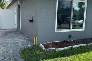 5369 Gene Cir, West Palm Beach, FL 33415 - Photo 3