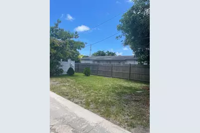 2104 Dock Street, West Palm Beach, FL 33401 - Photo 9