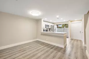 2747 NE 15th St, Pompano Beach, FL 33062 - Photo 9