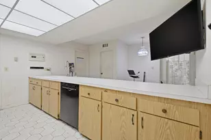 10325 NW 42nd Dr, Coral Springs, FL 33065 - Photo 17
