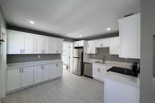 827 Franklin Rd, West Palm Beach, FL 33405 - Photo 13
